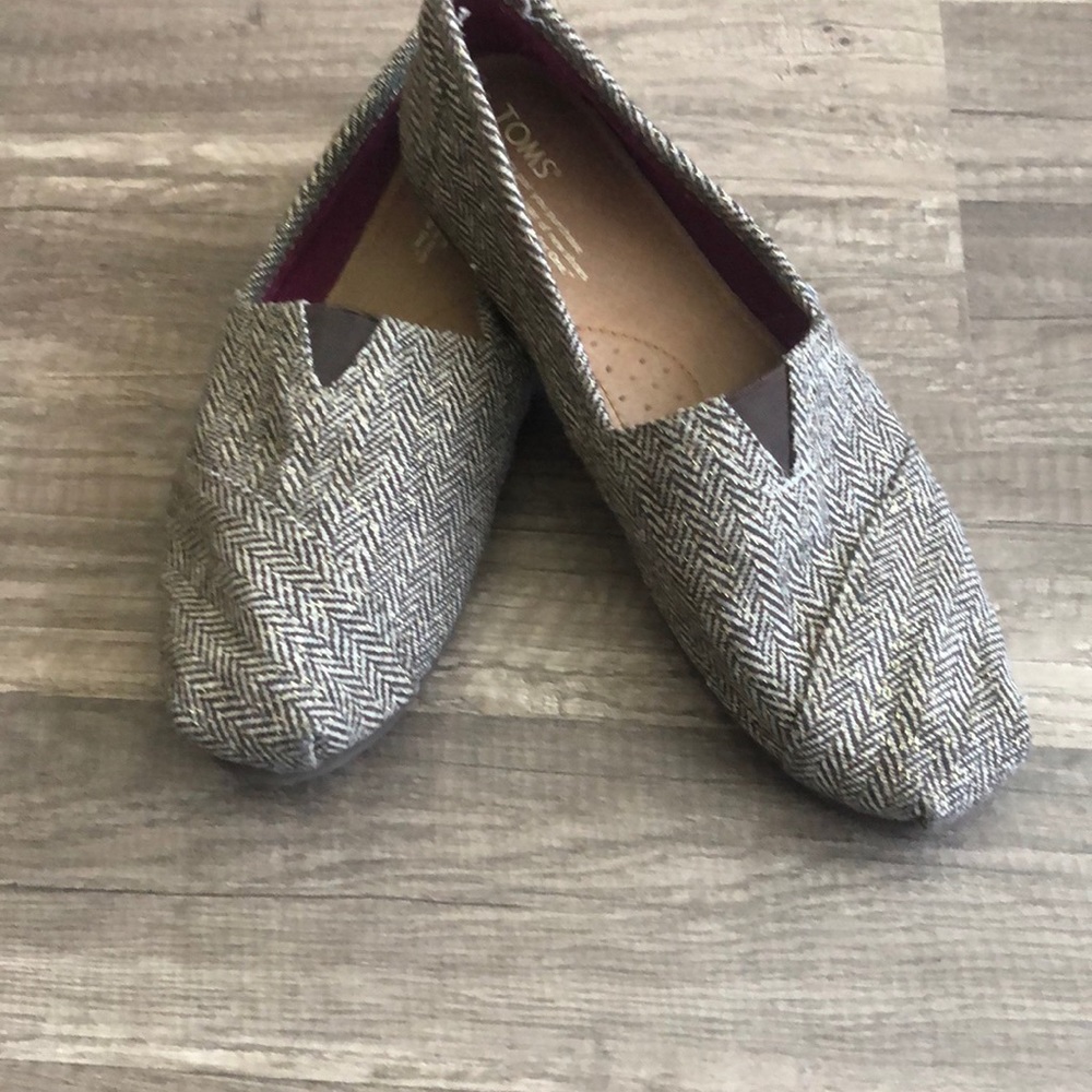 Toms